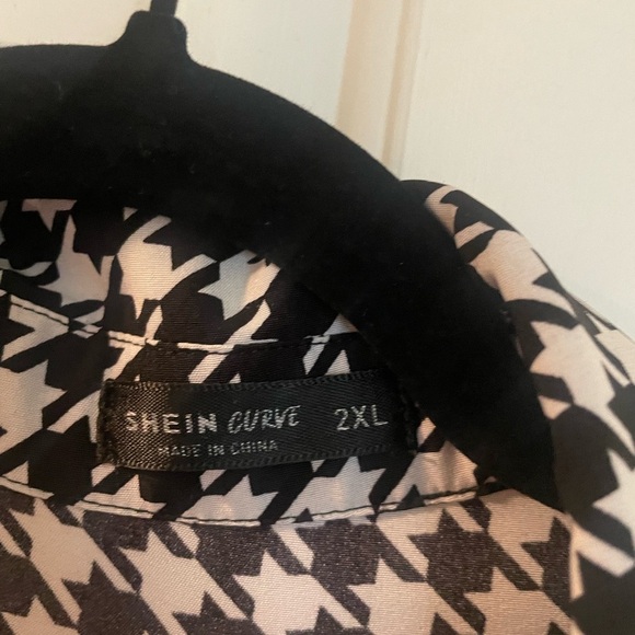 Black and White Houndstooth Women's Top - Picture 5 of 6